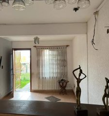 Duplex en venta 3 dormitorios, 1 baño y patio con parrillero- Ricardo Palma - Flor de Maroñas