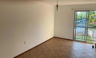 Apartamento en venta, 3 dormitorios, 1 baño, terraza lavadero, cochera. Malvin Norte.