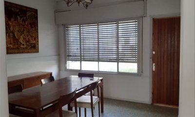 PH en venta con renta, 2 dormitorios, 1 baño y patio-Buceo