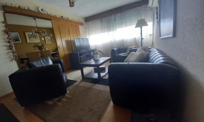 Apartamento en venta 4 dormitorios 1 baño- Euskal Erria 71-Malvin Norte