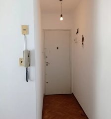 Apartamento en venta 1 dormitorio, 1 baño-Joaquín Requena -Tres Cruces