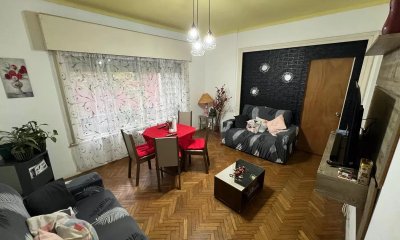 Apto en venta con renta 4 dormitorios, 2 baños-Centro