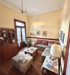 Casa PH en venta en Pocitos, 3 dormitorios, 1 baño, terraza.