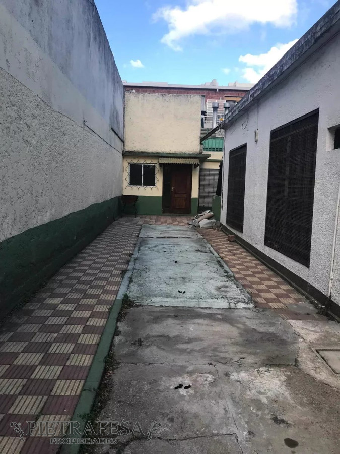 Casa ID.6128 - 3 casas en venta con renta, 7 dormitorios, 4 baños-Cádiz - La Blanqueada