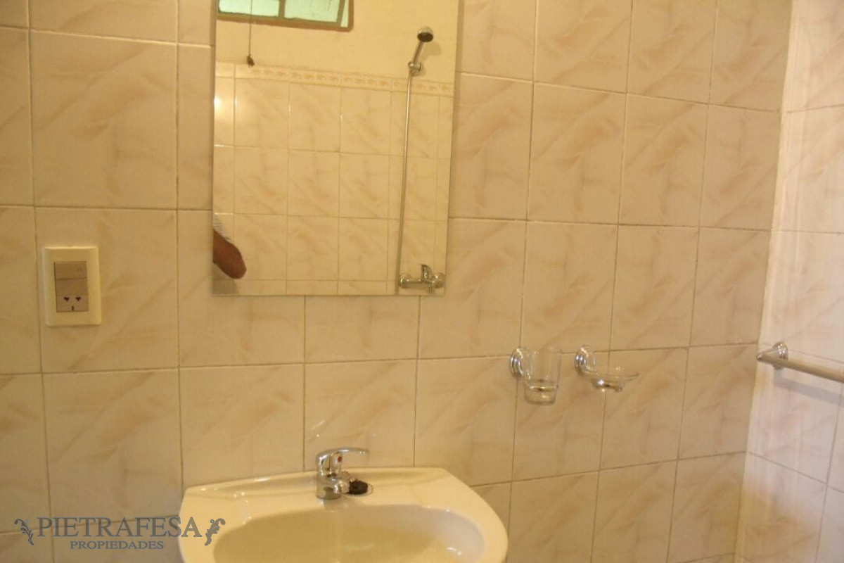 Casa ID.10797 - Casa en venta 8 dormitorios, 4 baños- Cordón