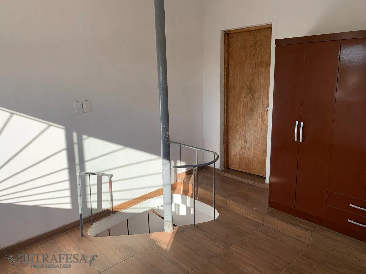 Casa ID.13186 - Casa y apto en venta, 4 dormitorios, cochera-Cerro 