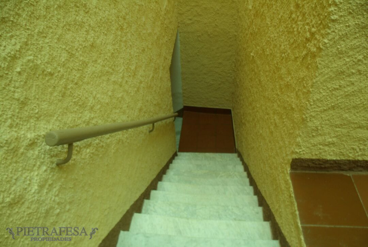 Casa ID.10797 - Casa en venta 8 dormitorios, 4 baños- Cordón