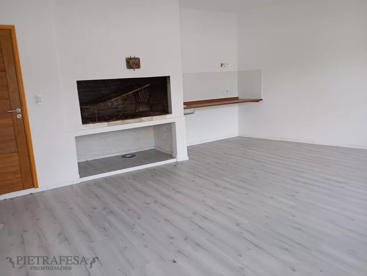 Casa ID.10750 - Casa en venta 3 dormitorios,4 baños, cochera- Parque de Solymar