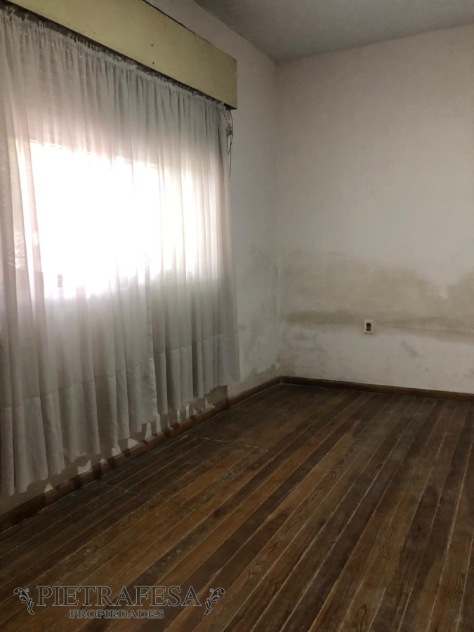 Casa ID.8823 - Casa en venta, 1 dormitorio, 1 baño, azotea. Rivadavia,Goes.