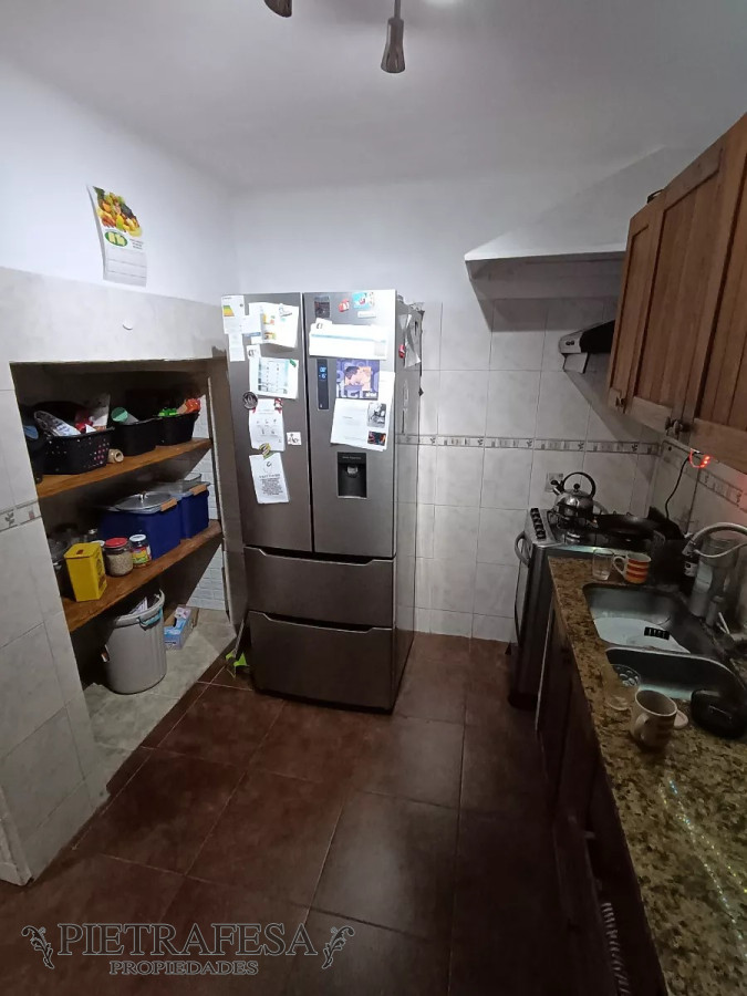 Casa ID.9814 - Casa en venta 6 dormitorios,2 baños, gje, azotea-La Blanqueada