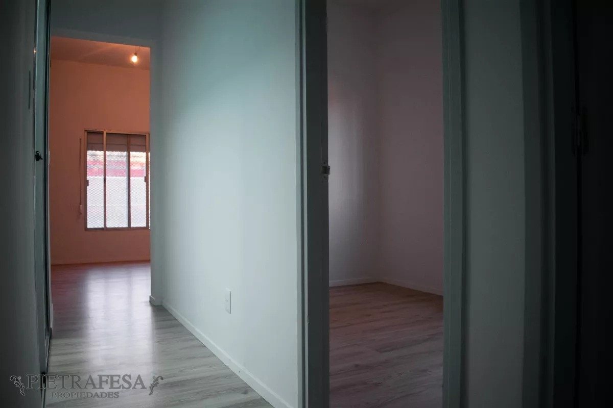Casa ID.10150 - Casa en venta con renta 2 dormitorios, 1 baño, cochera y patio-Maroñas
