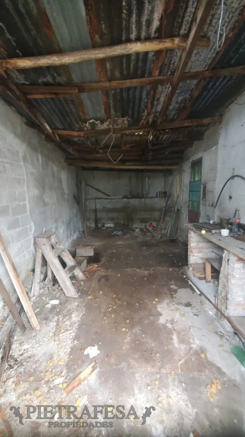 Casa ID.13842 - Oportunidad! 2 casas en venta con amplio terreno y galpón-Hipódromo
