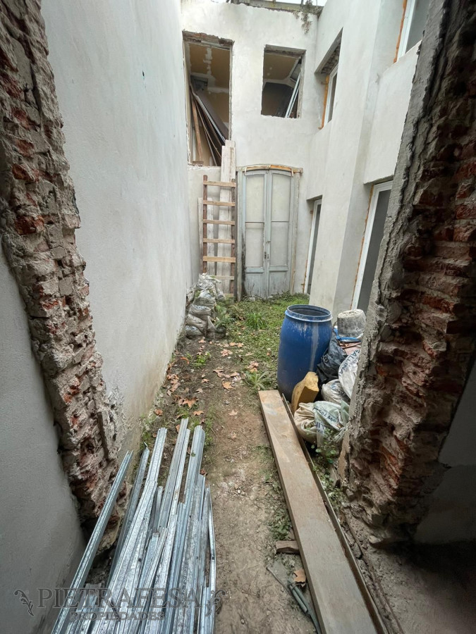Casa ID.10424 - Casa a terminar en venta, 3 dormitorios, 2 baños-Palermo 