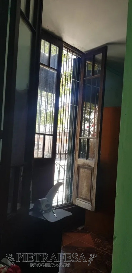 Casa ID.906 - Casa con renta en venta  4 dormitorios 1 baño Guaviyu La Figurita  