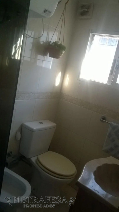 Casa ID.3804 - Venta de aparatamento 2 dormitiorios 1 baño con patio más terreno - Gerónimo Piccioli - Ituzaingó