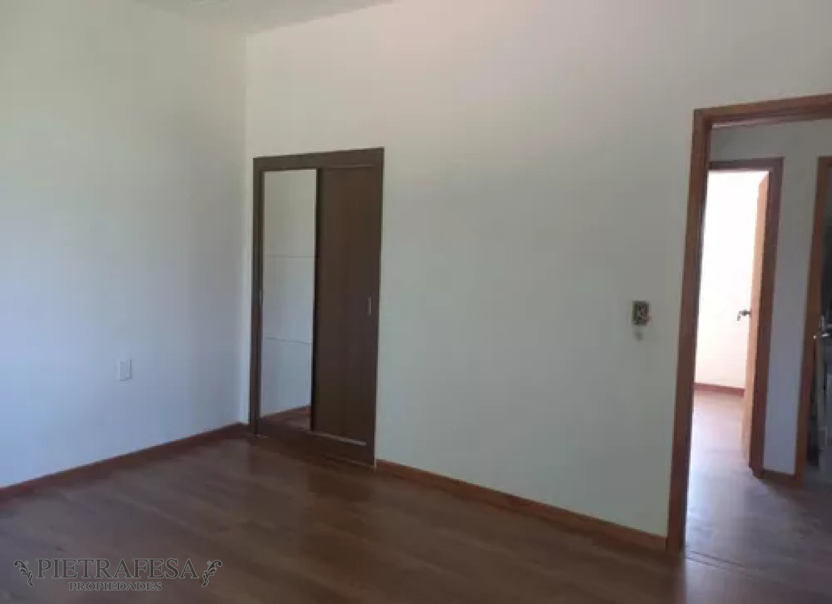 Casa ID.12779 - Casa en alquiler, 2dormitorios, 1baño, patio, cochera. El Pinar.