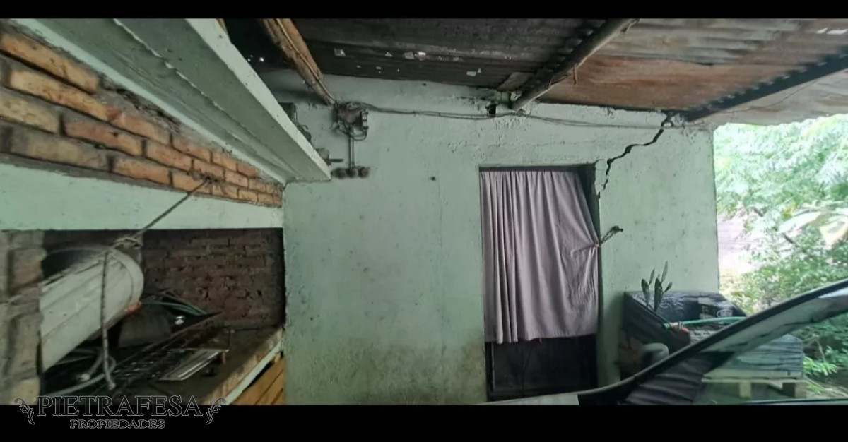 Casa ID.8864 - Casa en venta con renta 2 dormitorios, 1 baño y cochera-Villa Española