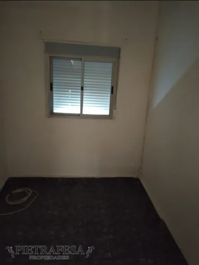 Casa ID.13337 - Casa en alquiler, 3dormitorios, 1baño, patio, cochera. Cerro.