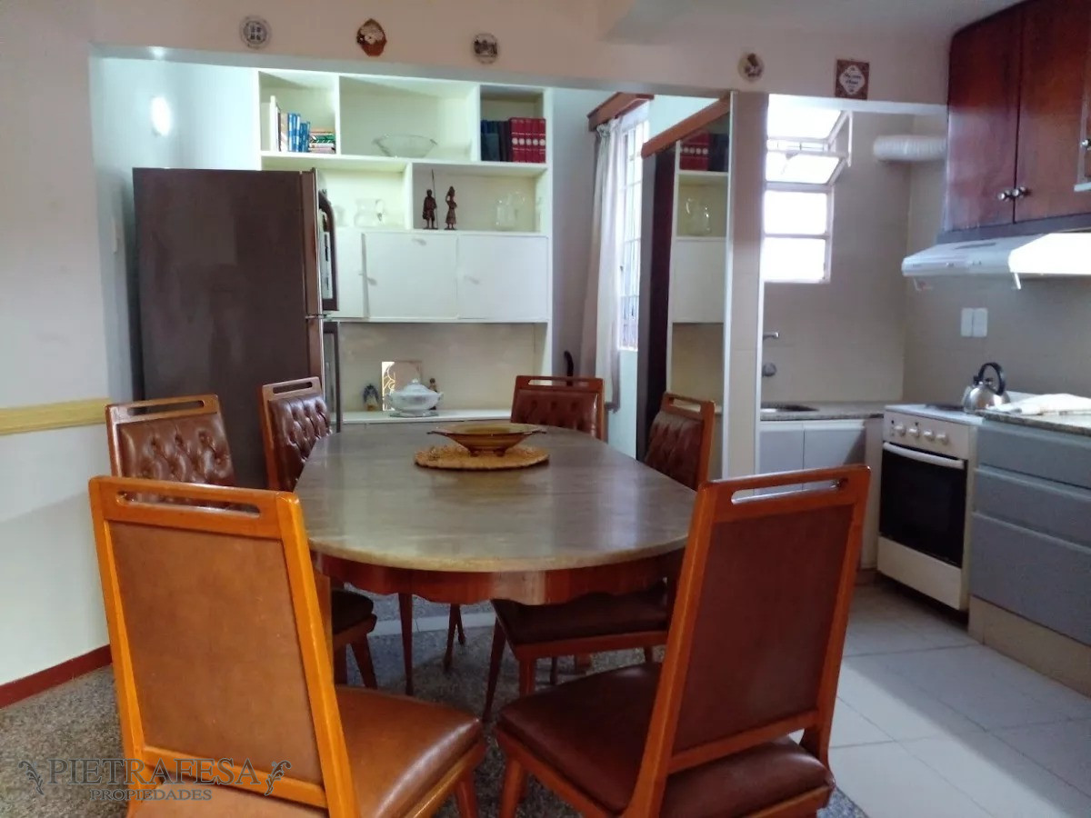 Casa ID.7993 - Casa mas local en venta, 3 dormitorios, 3 baños y azotea-Ejido-Barrio Sur