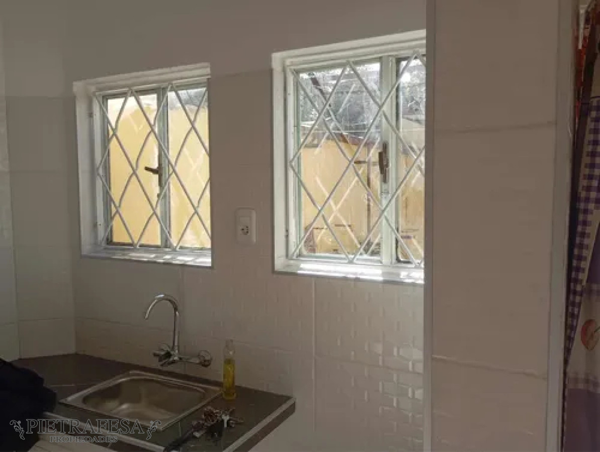 Casa ID.13644 - Casa en alquiler, 2dormitorios, 1baño, patio, cochera. Curva de Maroñas.