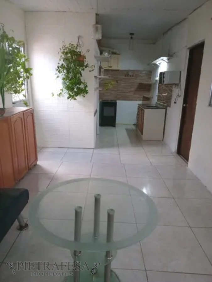 Casa ID.13580 - Casa en alquiler, 1dormitorio, 1baño, patio. Peñarol.