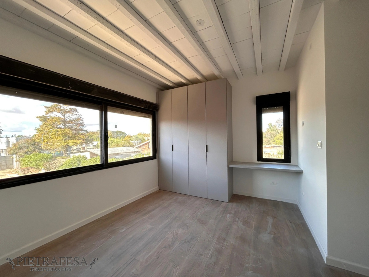 Casa ID.9769 - Casa a estrenar 2 dormitorios,3 baños, cochera-Carrasco Norte