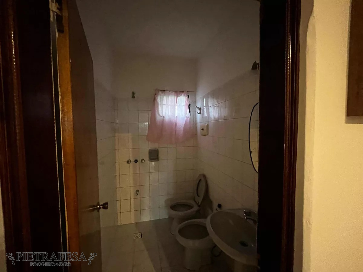 Casa ID.8563 - Casa mas apto en venta, 6 dormitorios, 3 baños, fondo, barbacoa y garaje-Doroteo Enciso - Capurro