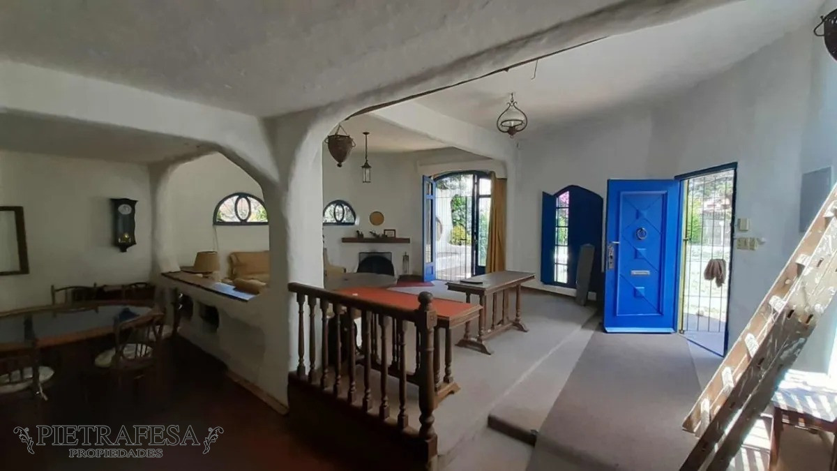Casa ID.4427 - Casa a la venta - 4 dormitorios - 4 baños - jardín - cochera - Horacio Acosta y Lara - Carrasco Norte