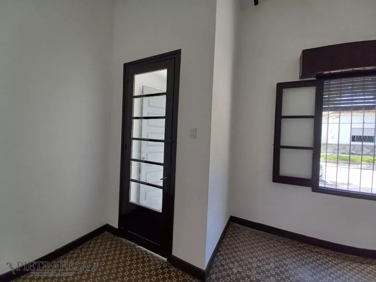 Casa ID.8386 - Casa en venta 3 dormitorios, 1 baño, patio y azotea-Ing Manuel Rodríguez Correa-Aires Puros