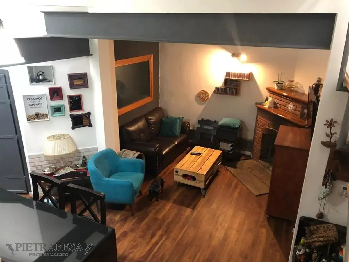 Casa ID.12428 - Casa con renta 2 dormitorios, gje, azotea-Tres Cruces 