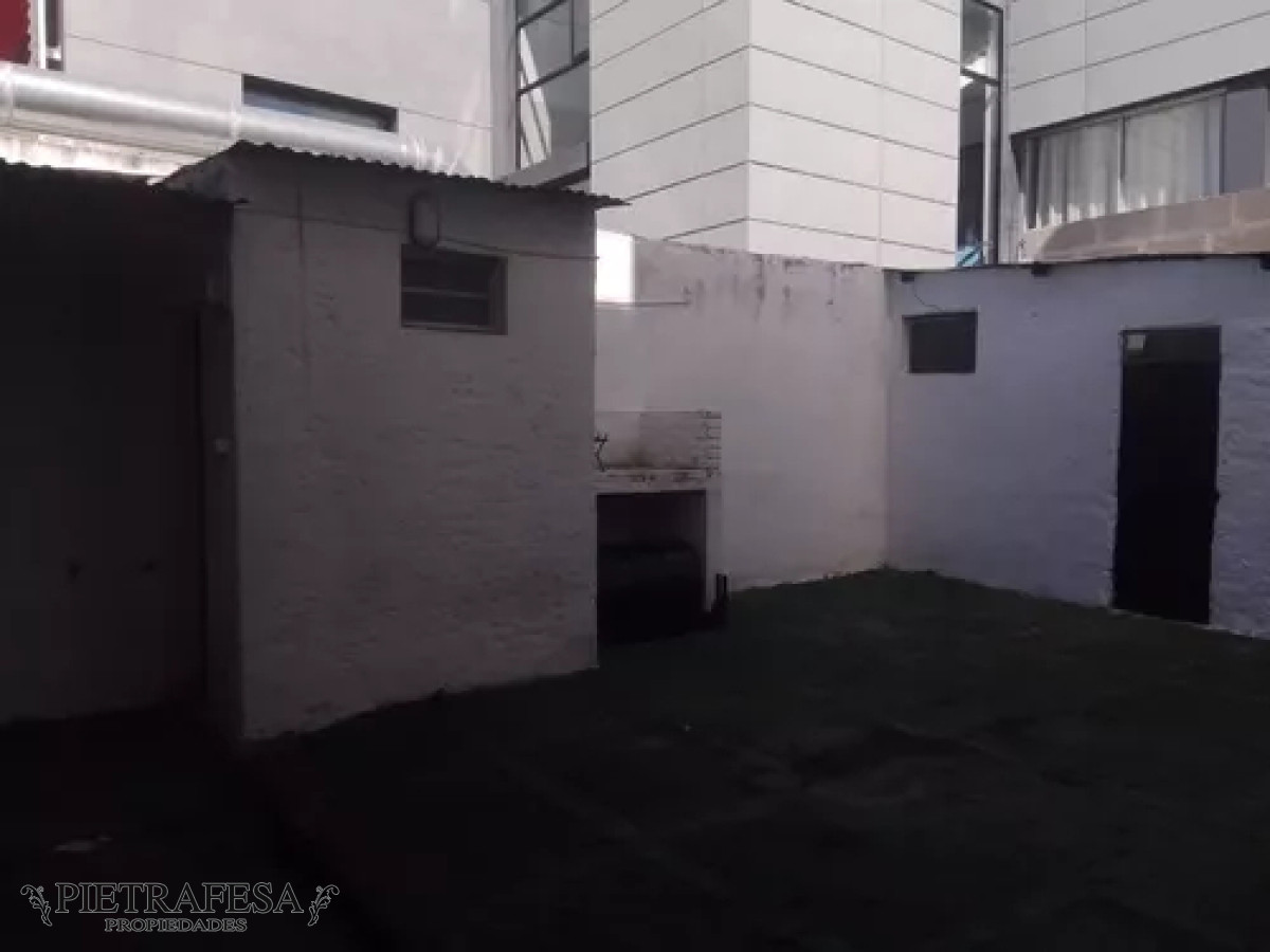 Casa ID.13165 - Casa en alquiler, 5dormitorios, 2baños, patio. Prado.