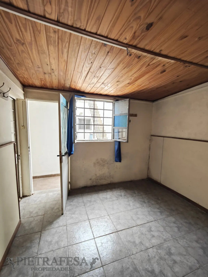 Casa ID.13588 - Casas en alquiler, 5dormitorios, 3baños, patio, azotea. Paso Molino.