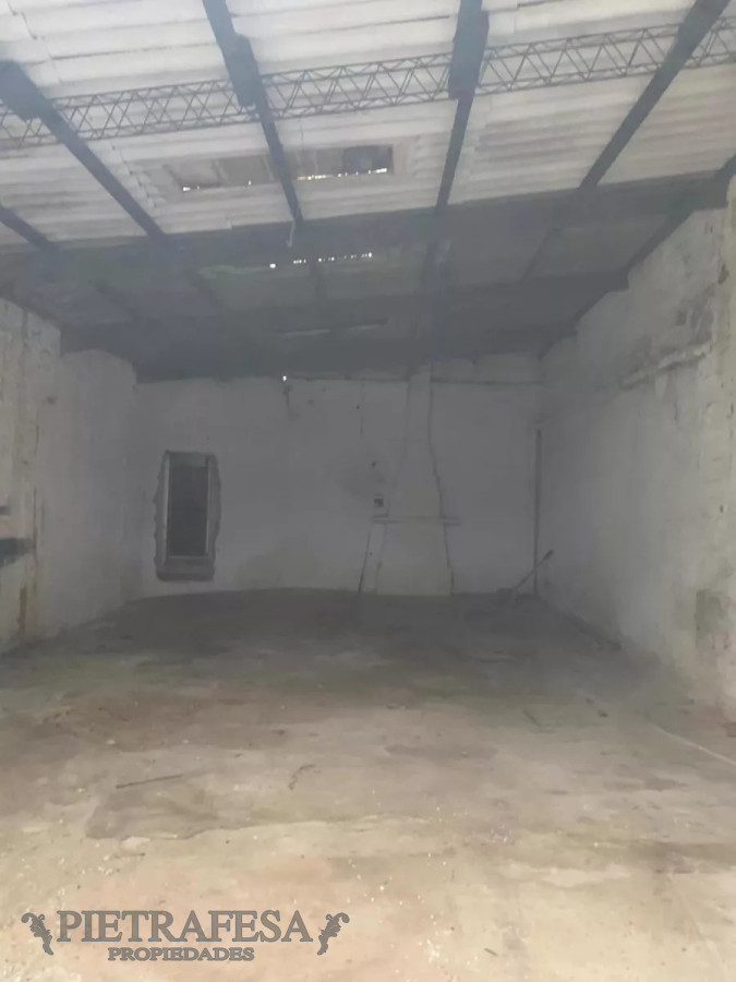 Casa ID.9715 - Casa mas aptos a reciclar y galpón en venta- Nuevo Paris