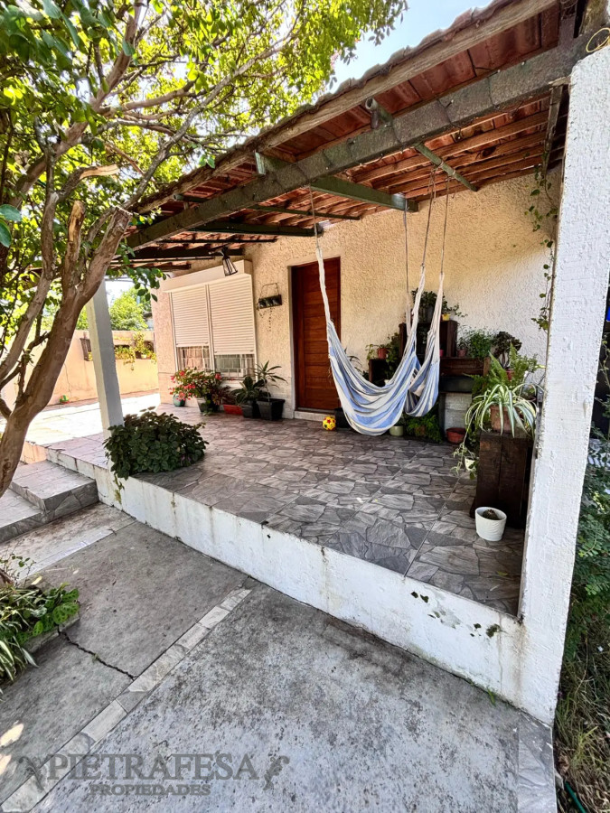 Casa ID.12700 - Casa en venta, 3dormitorios, 1baño, patio, cochera, barbacoa. Flor de Maroñas.