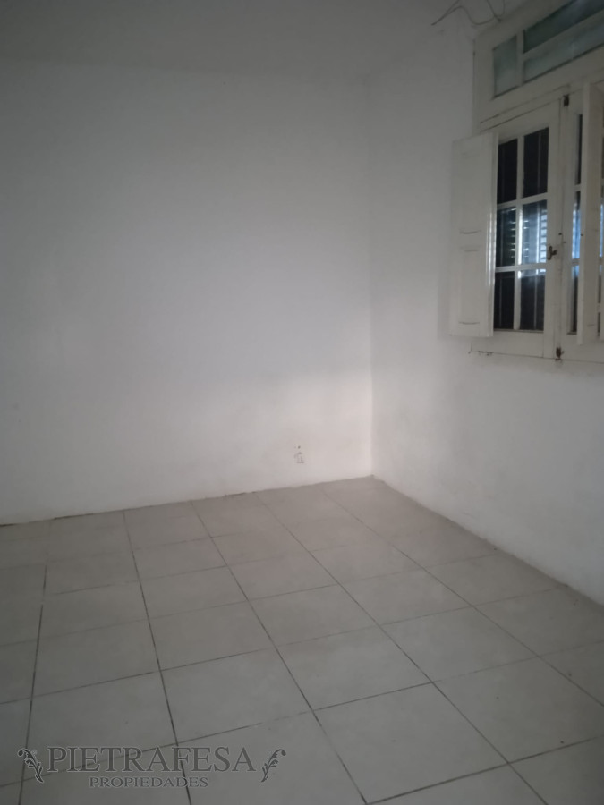 Casa ID.2519 - Casa y apartamento en venta 2 dormitorios 1 baño, fondo y cochera-Magenta-Buceo