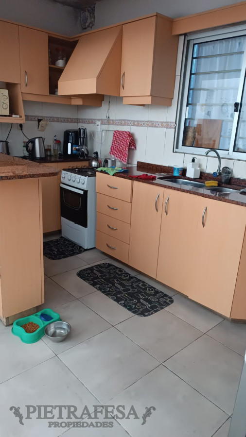 Casa ID.10372 - Casa en venta 3 dormitorios, 1 baño, gje, fondo-Unión 