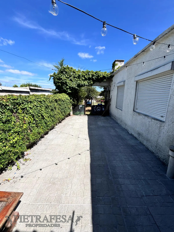 Casa ID.12700 - Casa en venta, 3dormitorios, 1baño, patio, cochera, barbacoa. Flor de Maroñas.