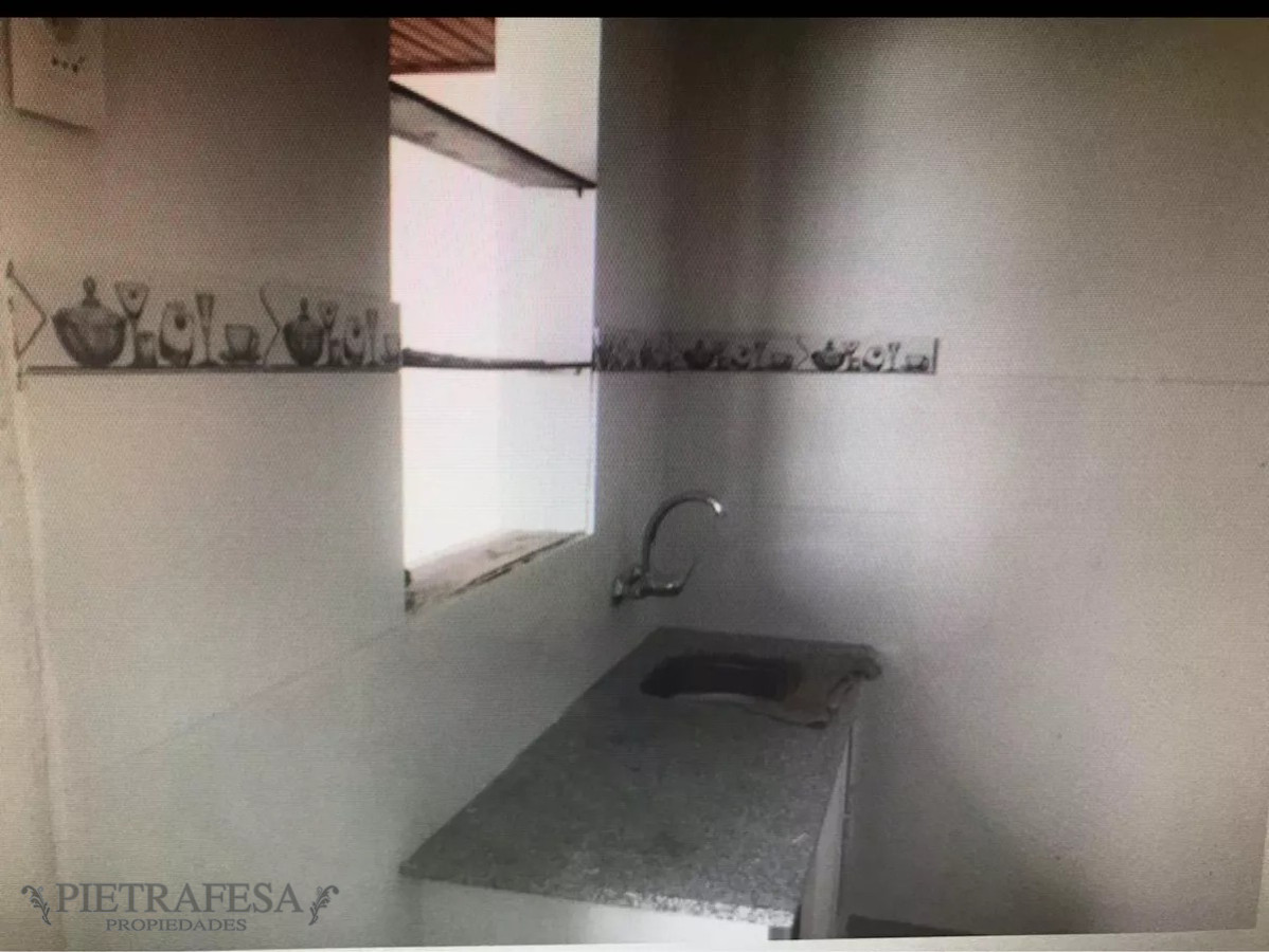 Casa ID.11816 - Casa en venta con renta, 2 dormitorios, 1 baño, azotea-Cerrito