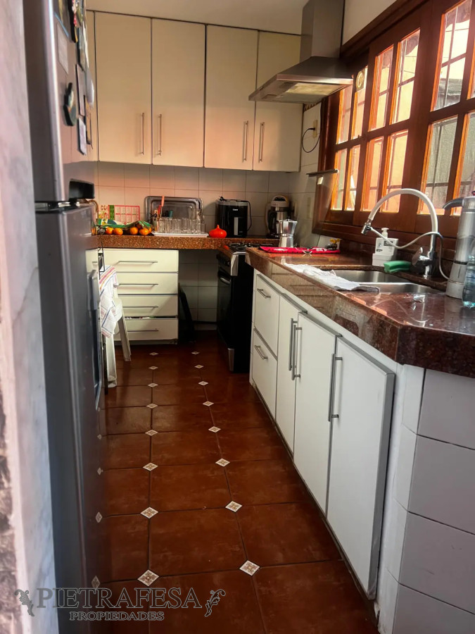 Casa ID.12692 - Casa en venta, 4dormitorios, 2baños, patio, barbacoa, garaje. Pocitos
