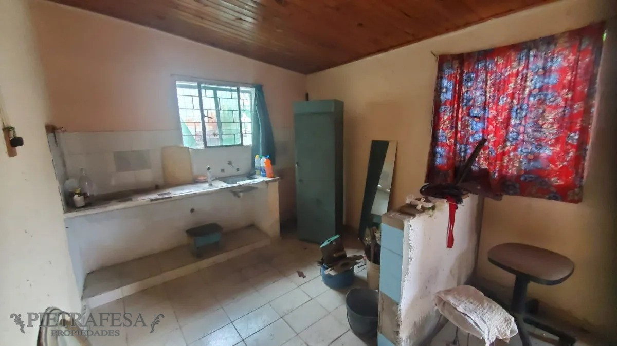 Casa ID.13842 - Oportunidad! 2 casas en venta con amplio terreno y galpón-Hipódromo