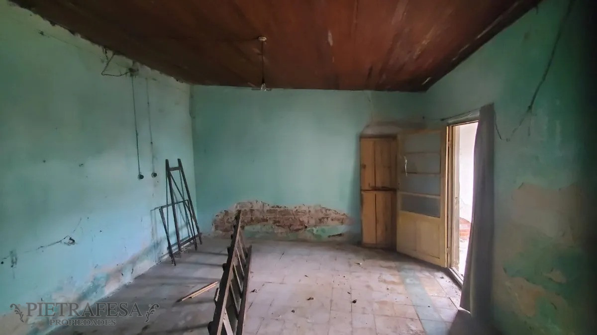 Casa ID.13842 - Oportunidad! 2 casas en venta con amplio terreno y galpón-Hipódromo