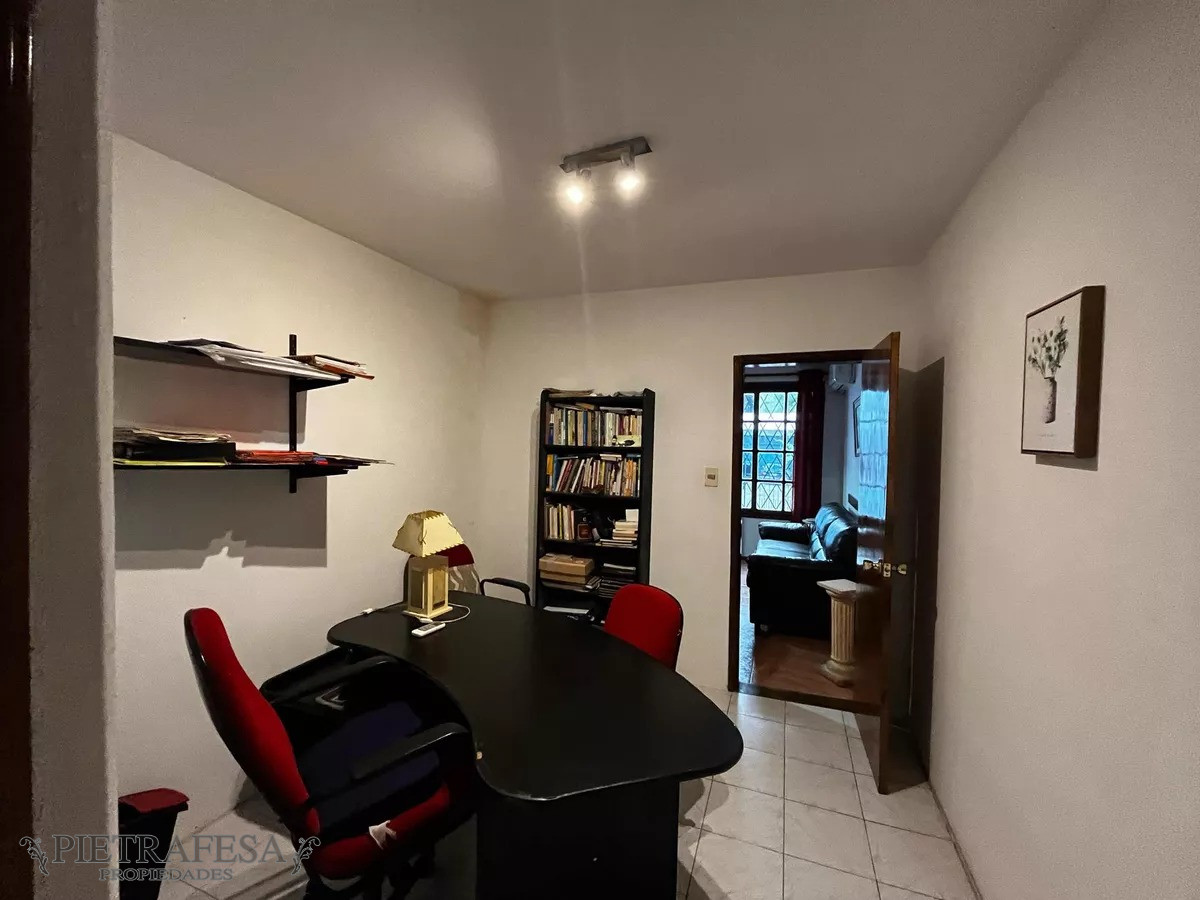 Casa ID.8563 - Casa mas apto en venta, 6 dormitorios, 3 baños, fondo, barbacoa y garaje-Doroteo Enciso - Capurro