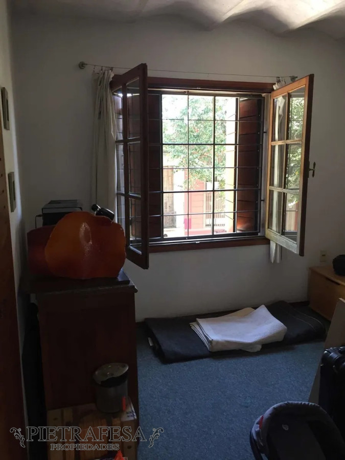 Casa ID.7882 - Casa en venta con renta, 3 dormitorios, 4 baños, cochera, Dr. Pablo de María, Cordón.