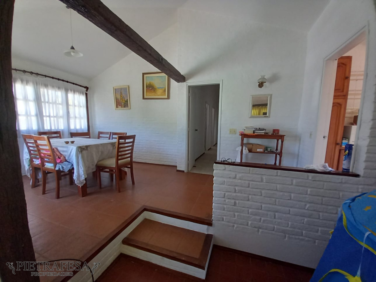 Casa ID.7345 - Casa en venta 4 dormitorios, 3 baños, fondo barbacoa y garaje-Parada 23 -Punta del Este 