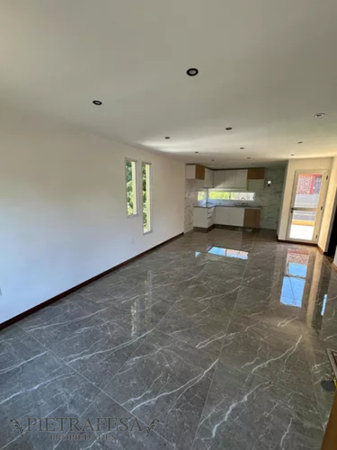Casa ID.13084 - Casa en alquiler, 2dormitorios, 1baño, terraza. Pinar.