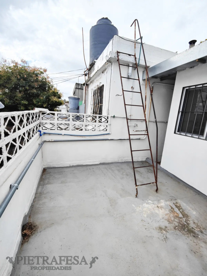 Casa ID.13588 - Casas en alquiler, 5dormitorios, 3baños, patio, azotea. Paso Molino.