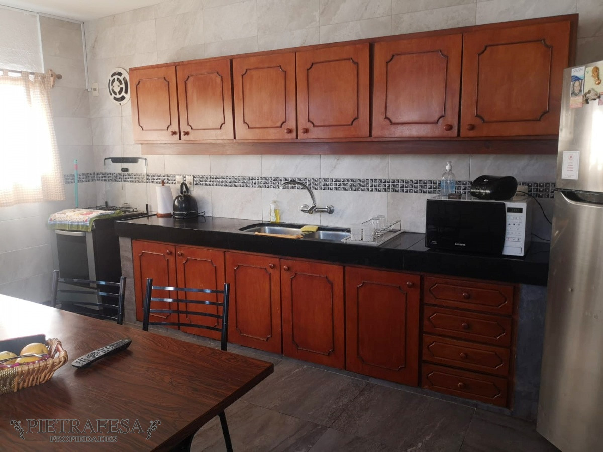 Casa ID.1554 - Casa en venta padrón único con dos casas con fondo y cochera -Zum Felde - Malvin Norte