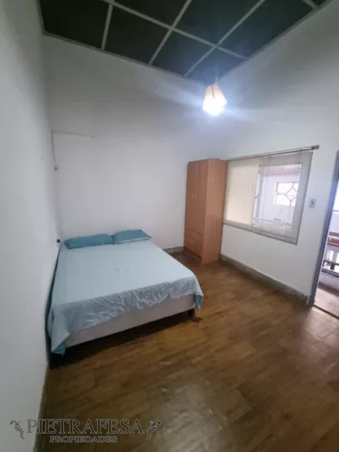 Casa ID.13118 - Casa en alquiler, 3dormitorios, 1baño, patio. Tres Cruces.
