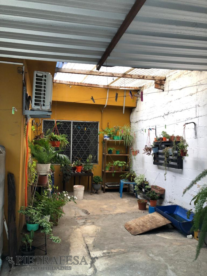 Casa ID.7833 - Casa en venta, 3 dormitorios, 1 baño, patio con parrillero y garaje- Guenoas-Cerrito