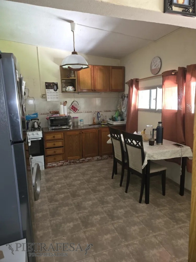 Casa ID.13436 - Casa en venta 2 dormitorios, 1 baño, fondo-Colón 
